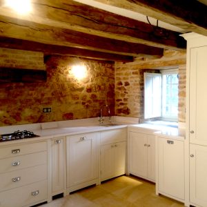 Neutral painted Neptune kitchen