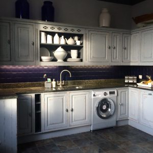 3 colour effect on previously pine kitchen